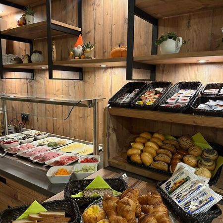 Hotel Cafe Adler 24H Self Check In Triberg im Schwarzwald ภายนอก รูปภาพ