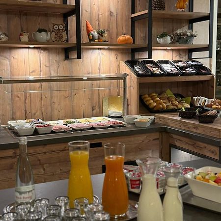 Hotel Cafe Adler 24H Self Check In Triberg im Schwarzwald ภายนอก รูปภาพ