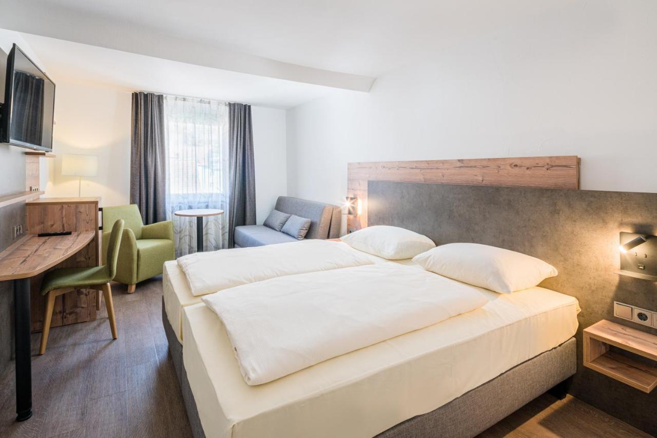 Hotel Cafe Adler 24H Self Check In Triberg im Schwarzwald ภายนอก รูปภาพ