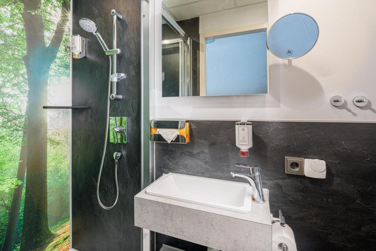 Hotel Cafe Adler 24H Self Check In Triberg im Schwarzwald ภายนอก รูปภาพ