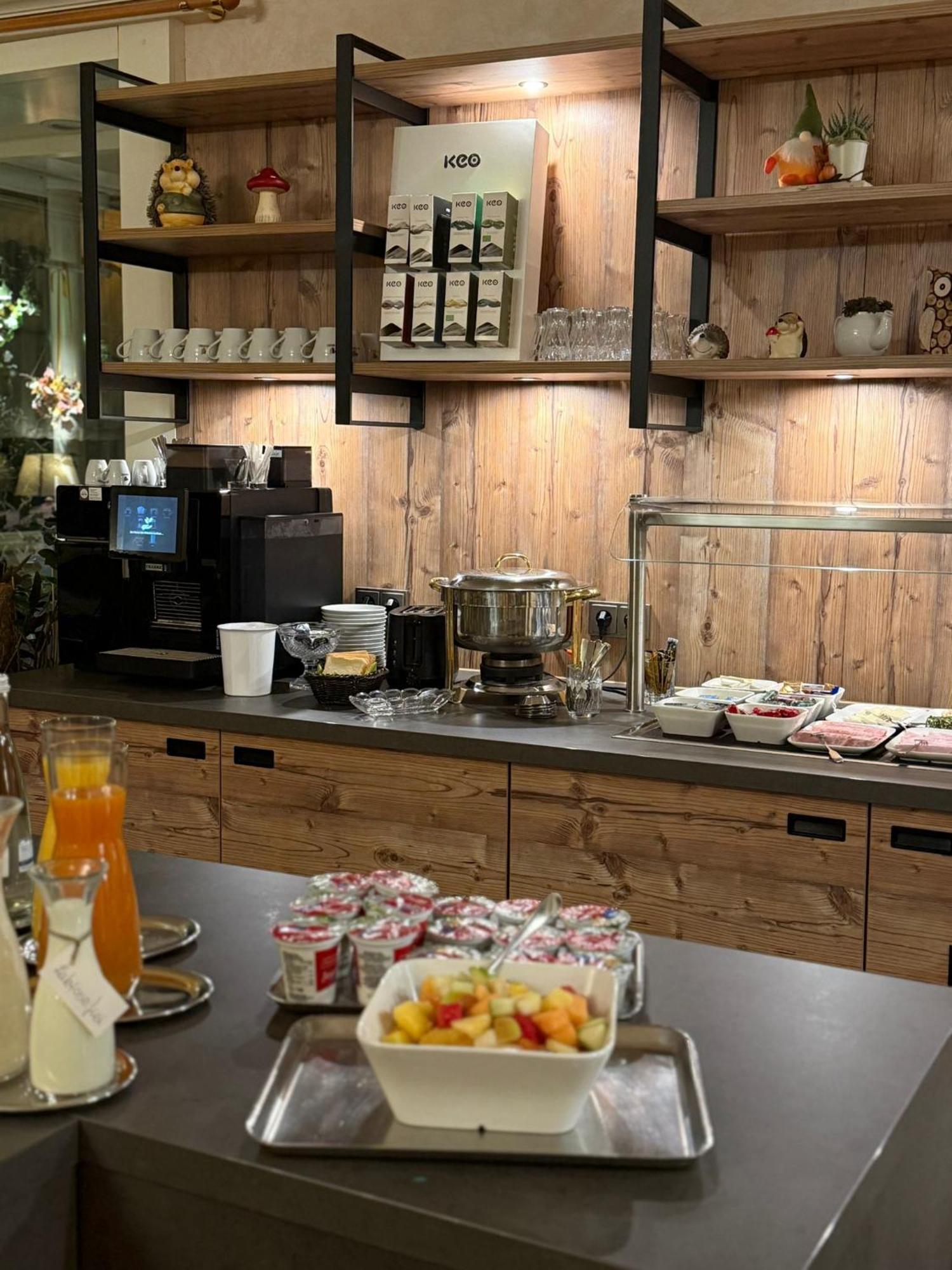 Hotel Cafe Adler 24H Self Check In Triberg im Schwarzwald ภายนอก รูปภาพ